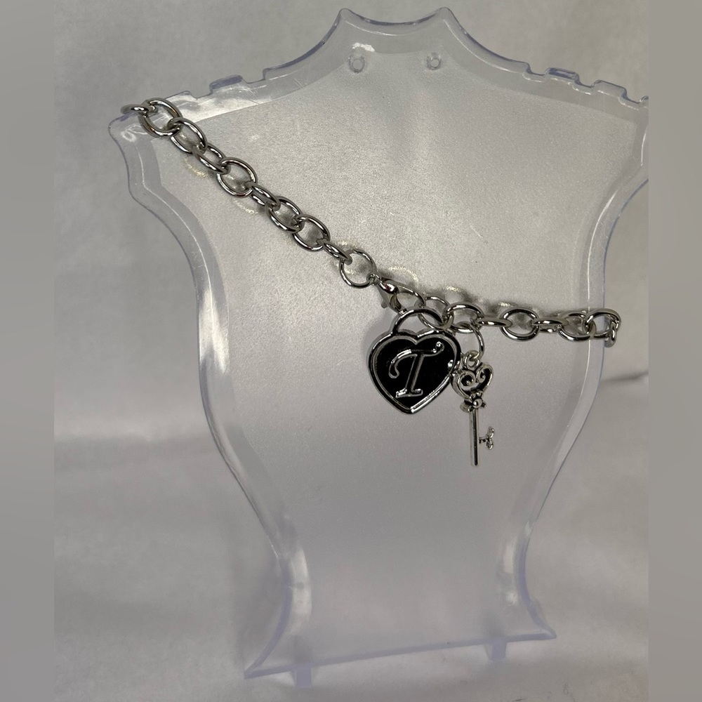 NEW Initial “T” Heart & Key Adjustable Charm Bracelet Fashion Silver-Tone